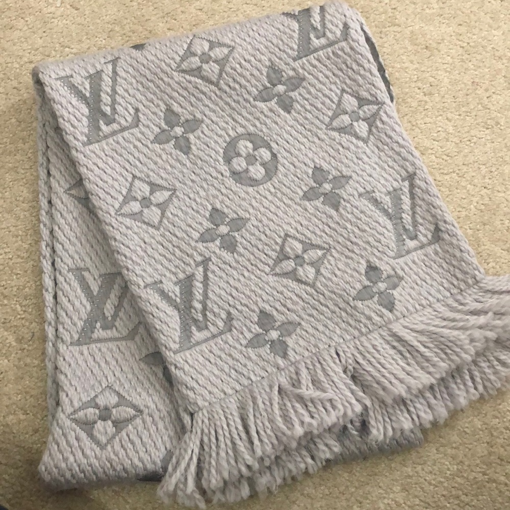 Louis Vuitton scarf